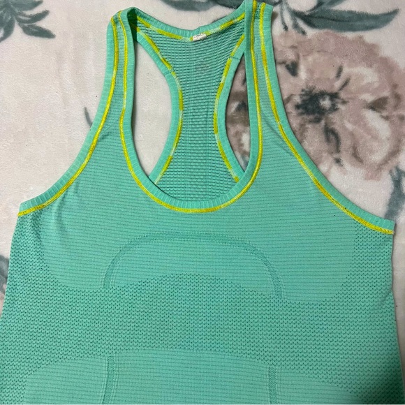 Lululemon Run Swiftly tank - Picture 2 of 5